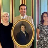 Emmanuelle de Kalbermatten, Philippe Varone, président de Sion et Coline Remy, responsable des archives municipales